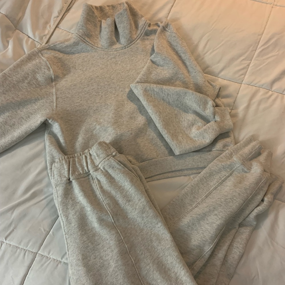 Abercrombie & Fitch Soft Collection Turtleneck and City Joggers Set